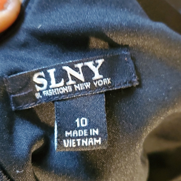 Very classy dress - Picture 10 of 14